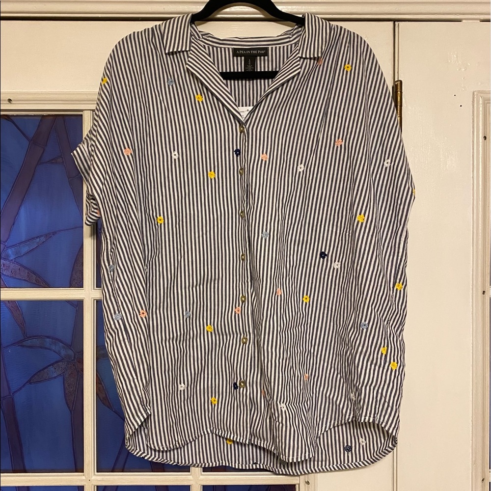 NWT A Pea in the Pod Maternity Button Down